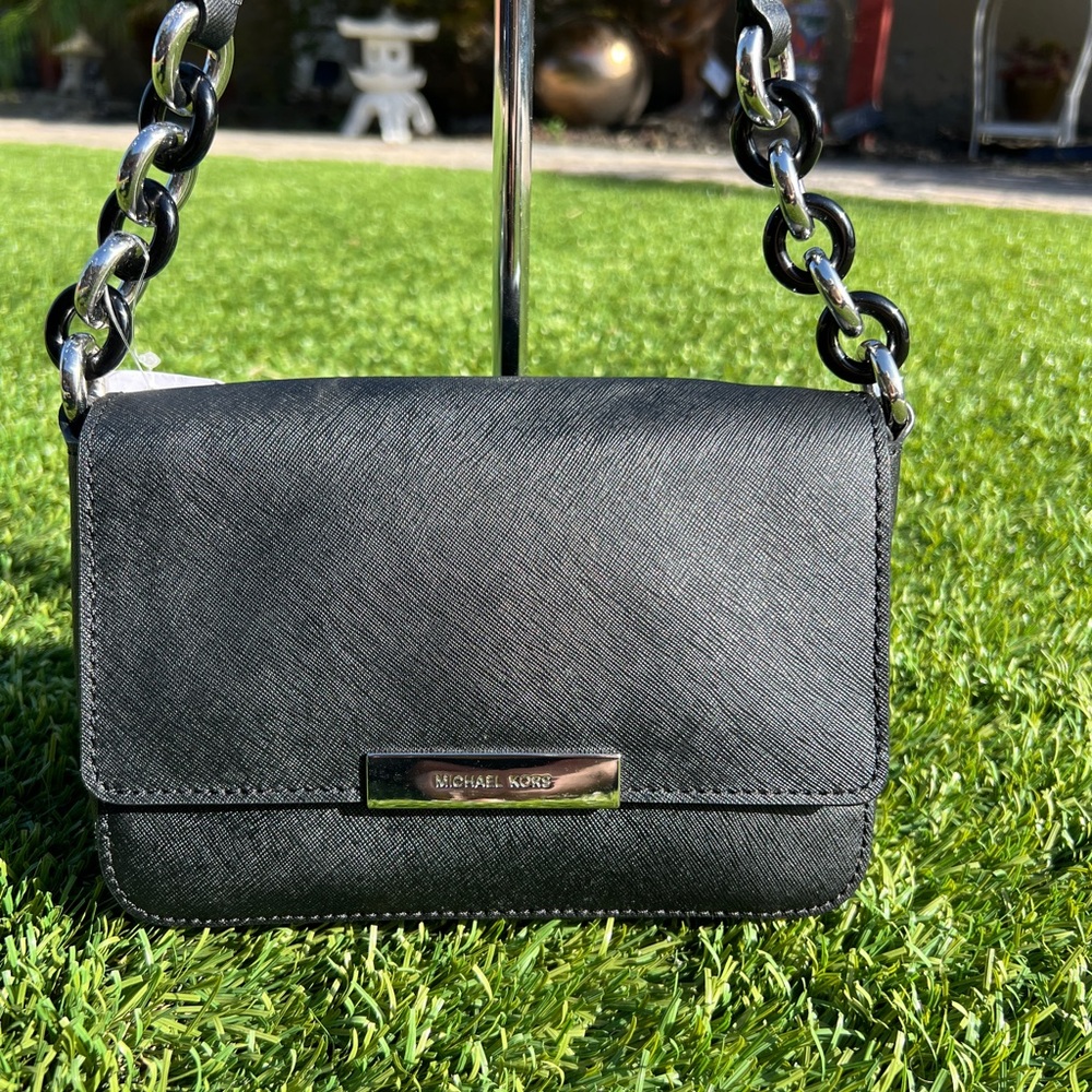MICHAEL MICHAEL KORS NWT $198 Small Shoulder Flap Leather Bag